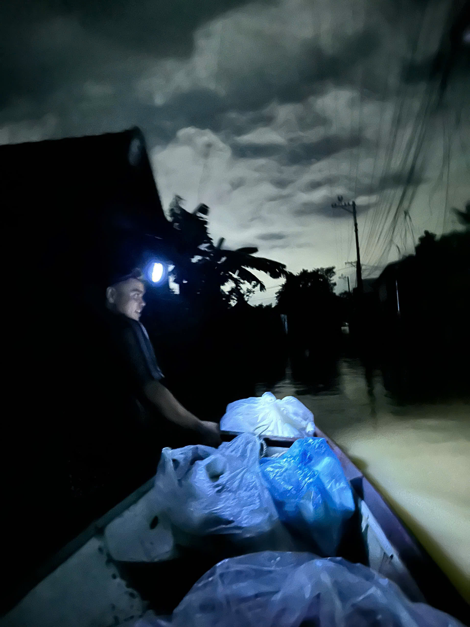 YNA55 HỖ TRỢ ĐỒNG BÀO BÃO LŨ KHẨN CẤP