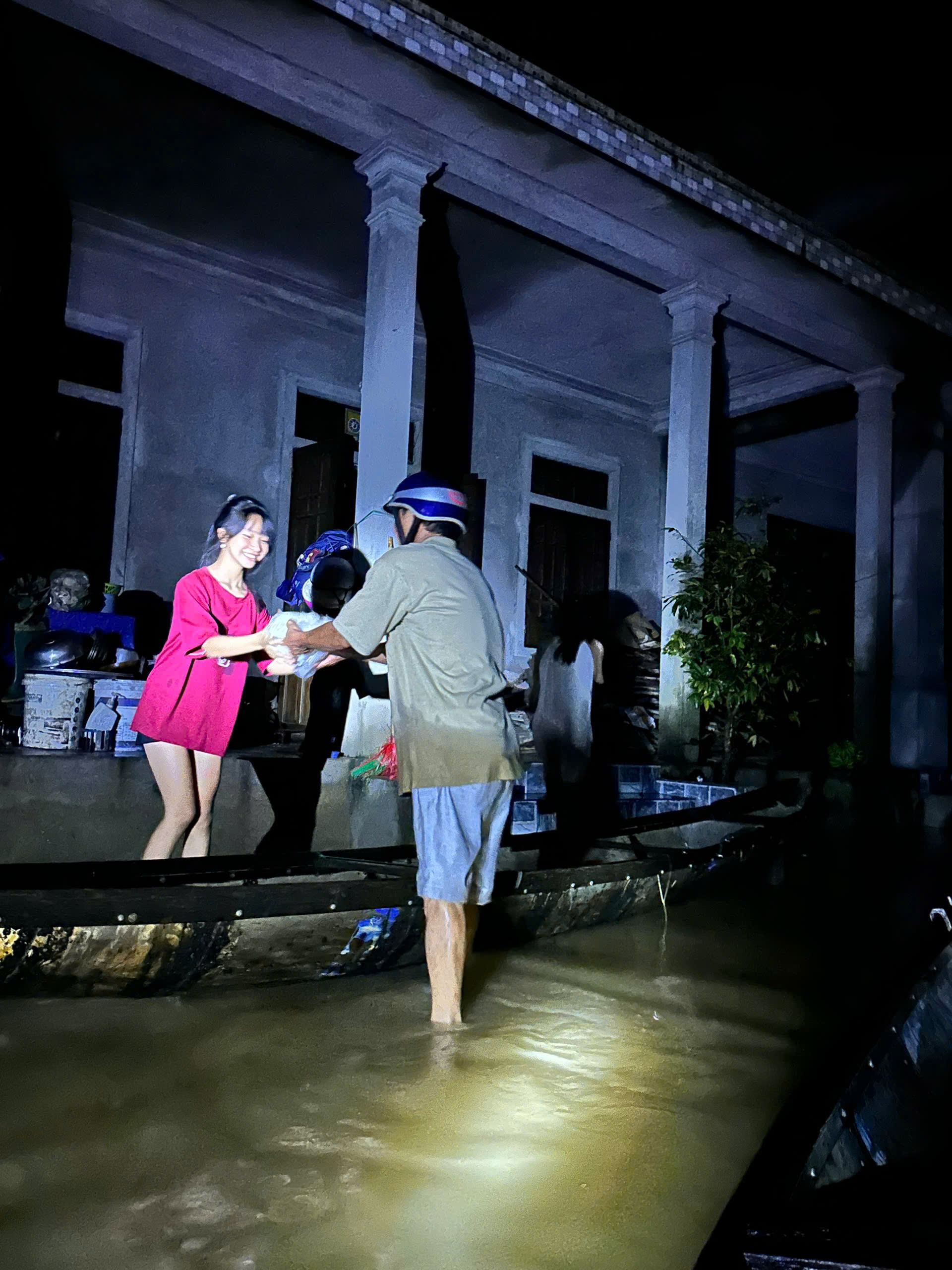 YNA55 HỖ TRỢ ĐỒNG BÀO BÃO LŨ KHẨN CẤP